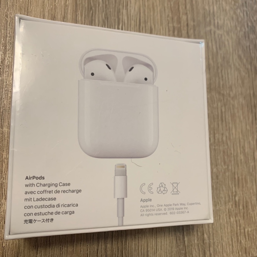 Apple AirPods - new / never opened - Picture 2 of 2